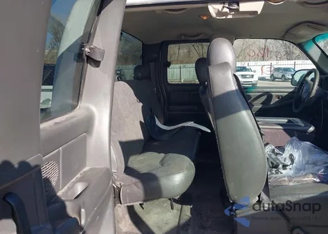 2004 Chevrolet Silverado 1500 Work Truck из США, поврежденный, VIN 2GCEK19V241378190